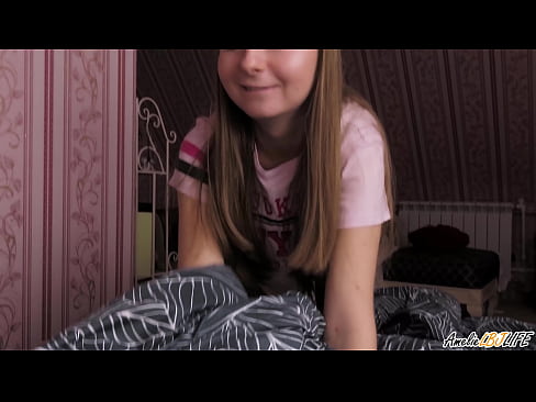 ❤️ UBlondie Ufunxa ubunzulu be-BFF yakhe kwaye Ufumana iCum emlonyeni wakhe ❤️ kumanyala xh.villagesexvideos.ru ❌️