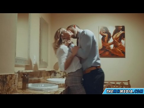 ❤️ Xa i-blonde ene-busty ikuhenda kwindlu yangasese yoluntu ❤️ kumanyala xh.villagesexvideos.ru ❌️